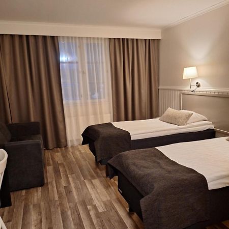 Juthbacka Hotell Uusikaarlepyy Bagian luar foto