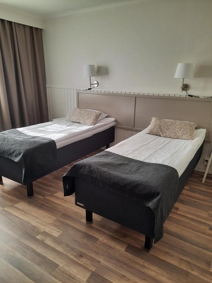 Juthbacka Hotell Uusikaarlepyy Bagian luar foto
