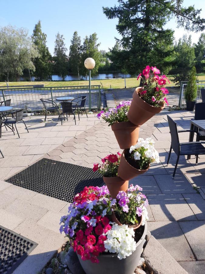 Juthbacka Hotell Uusikaarlepyy Bagian luar foto