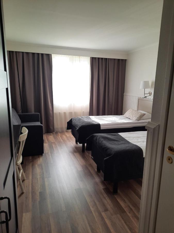 Juthbacka Hotell Uusikaarlepyy Bagian luar foto
