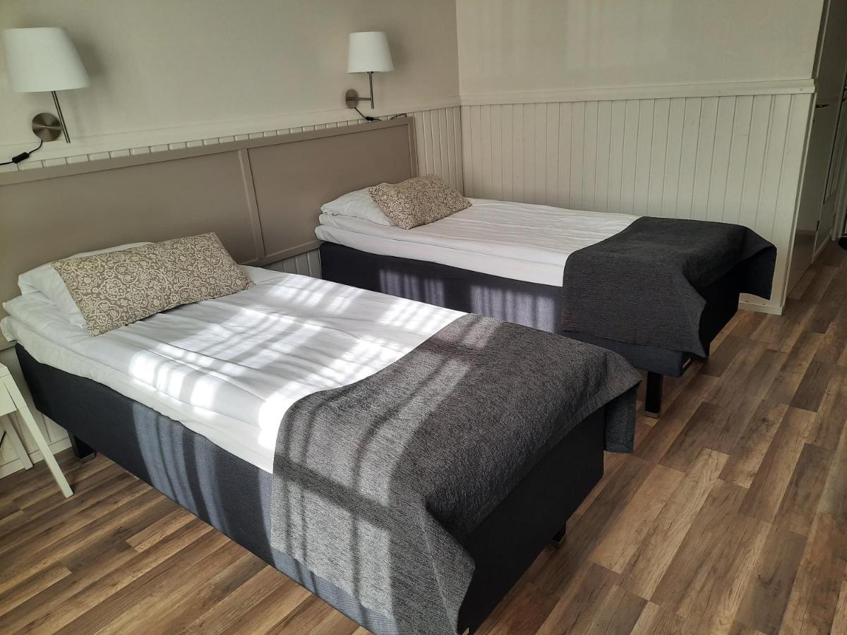 Juthbacka Hotell Uusikaarlepyy Bagian luar foto