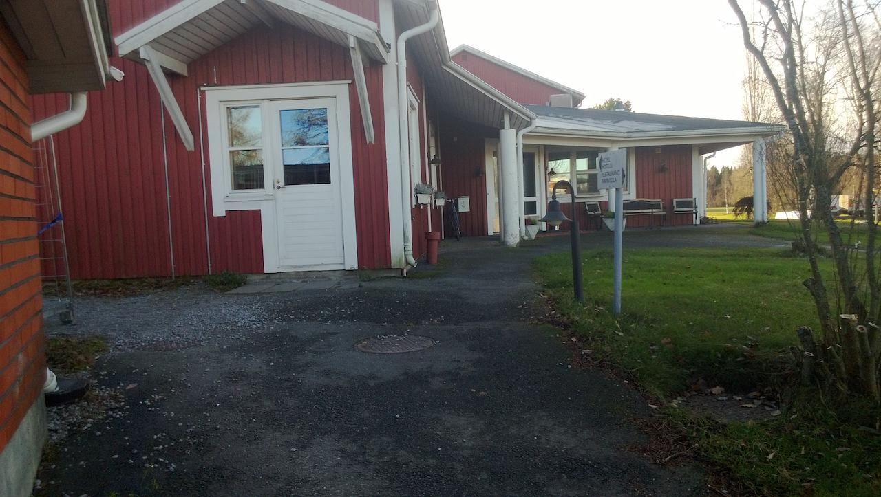 Juthbacka Hotell Uusikaarlepyy Bagian luar foto